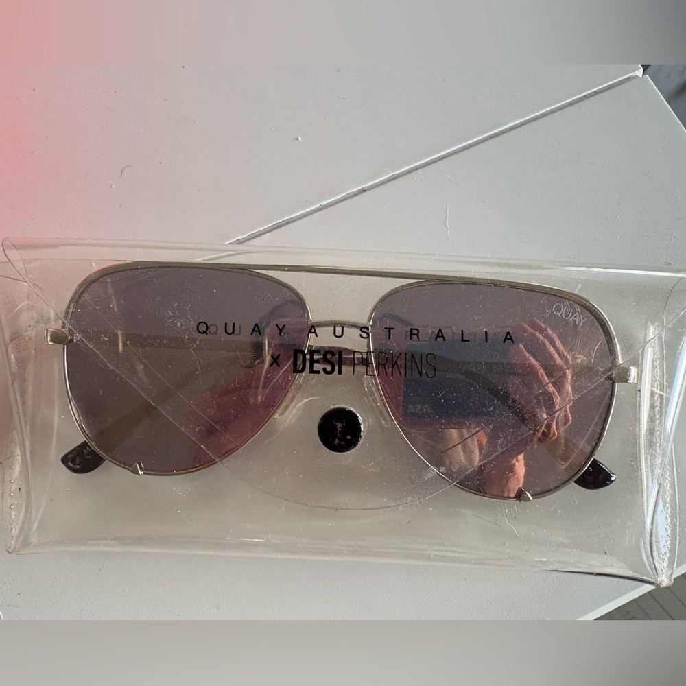 Brand new quay sunglasses